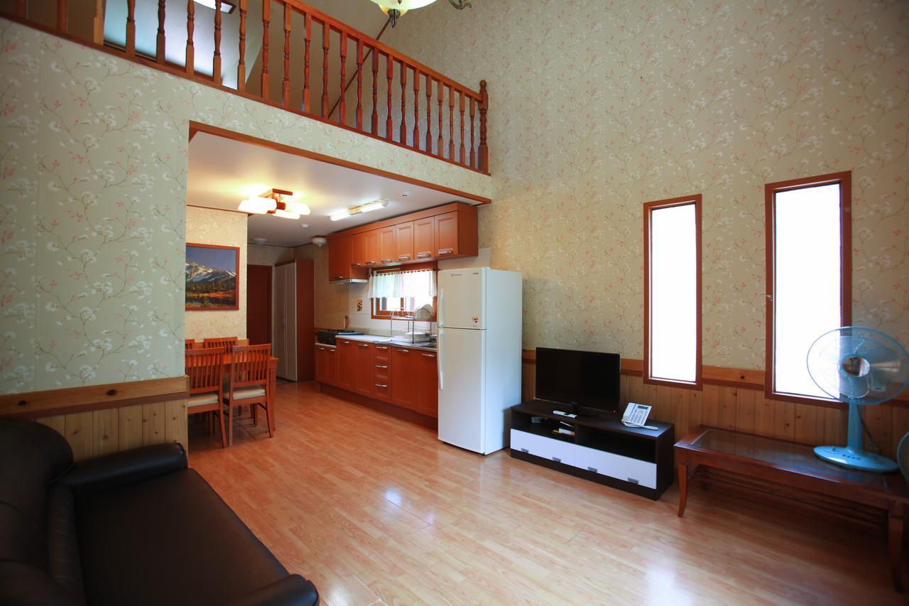 Pyeongchang Iris Pension Exterior foto