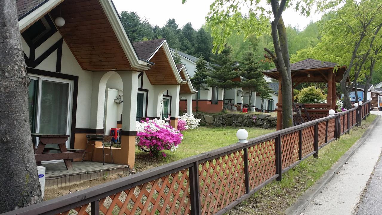 Pyeongchang Iris Pension Exterior foto